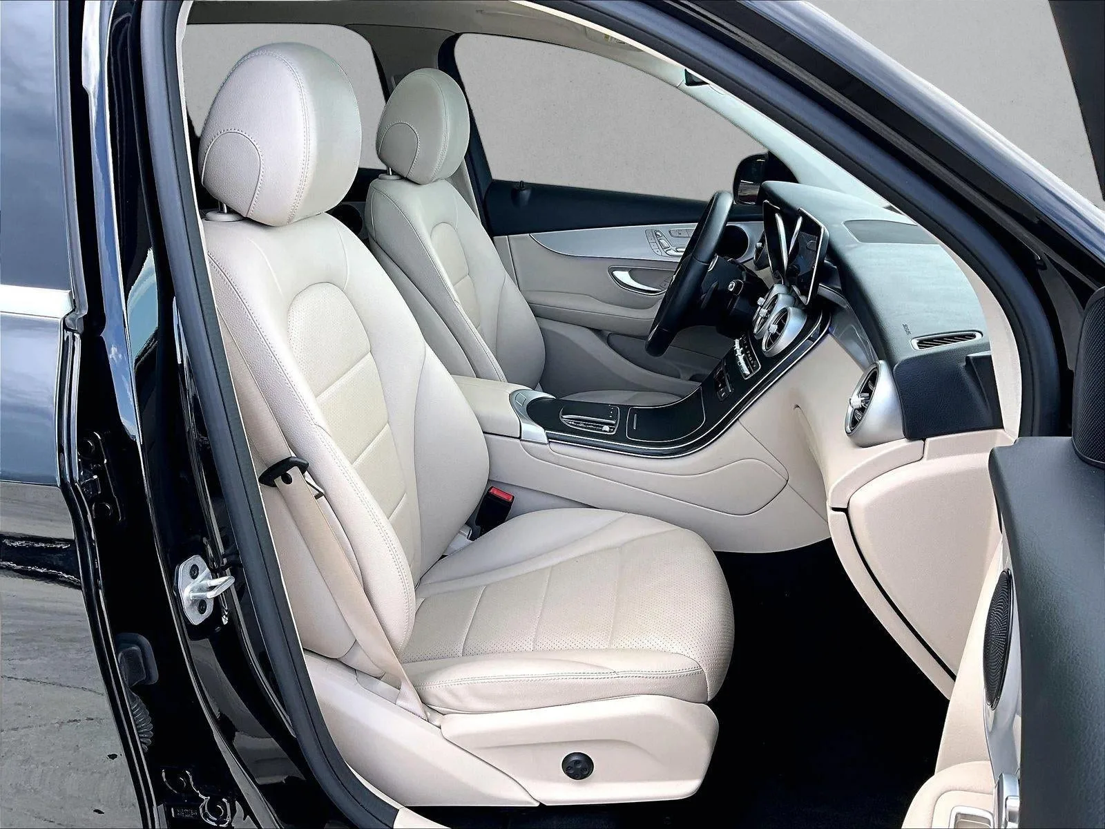 2022 Mercedes-Benz GLC GLC 300 SUV photo 9
