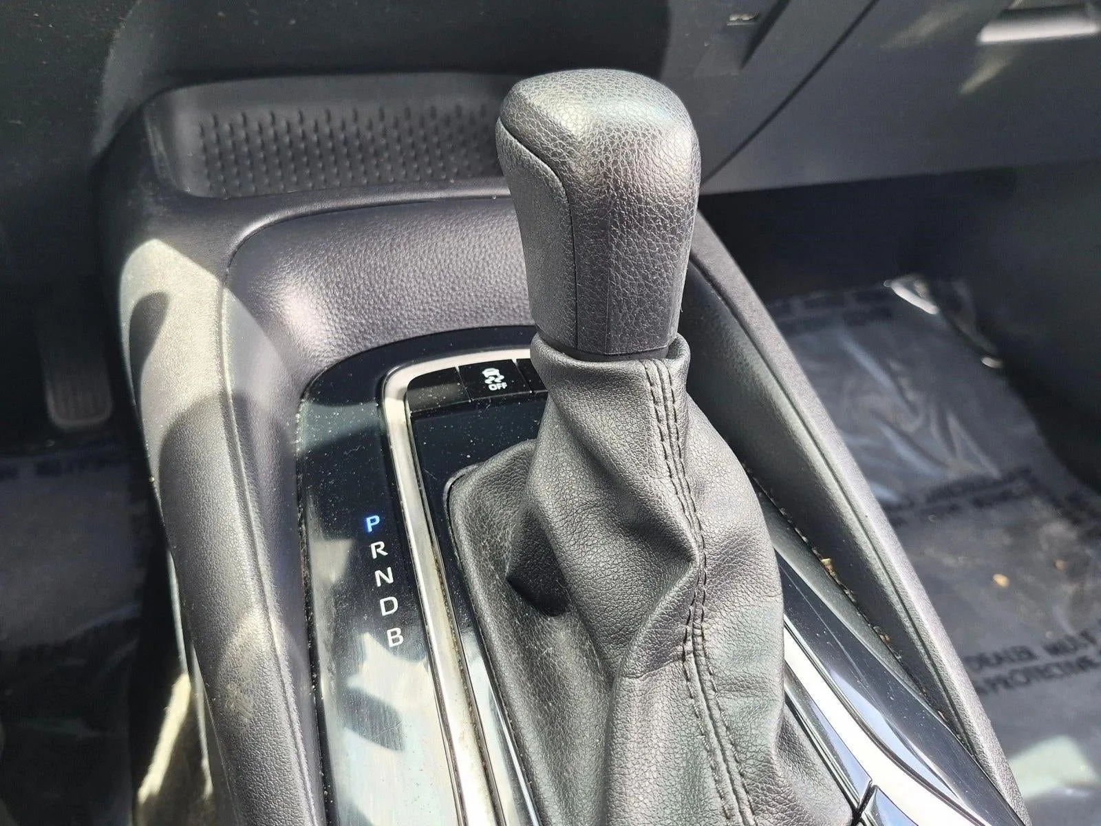 2022 Toyota Corolla LE photo 10