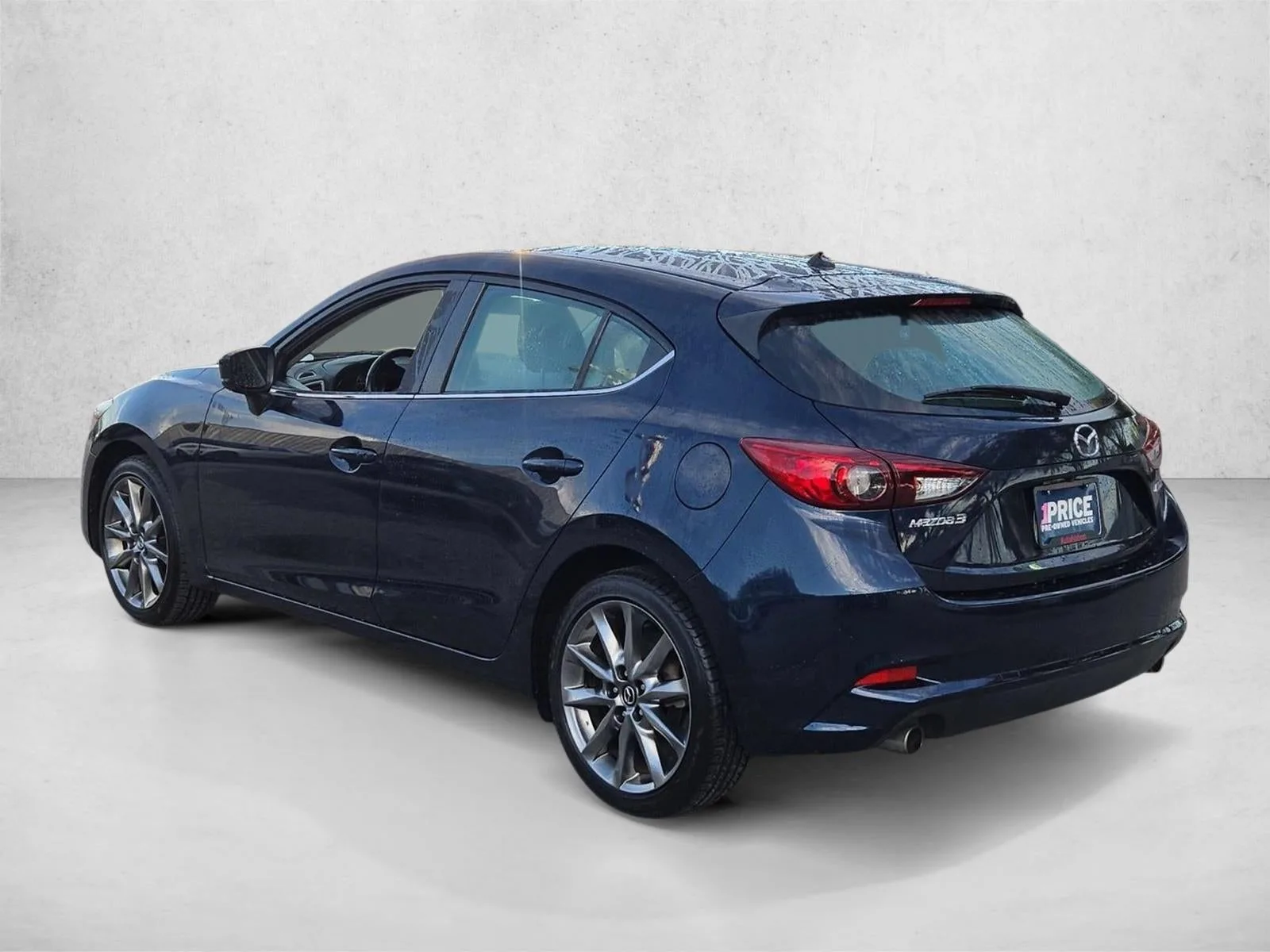 2018 Mazda Mazda3 5-Door Touring Auto photo 8