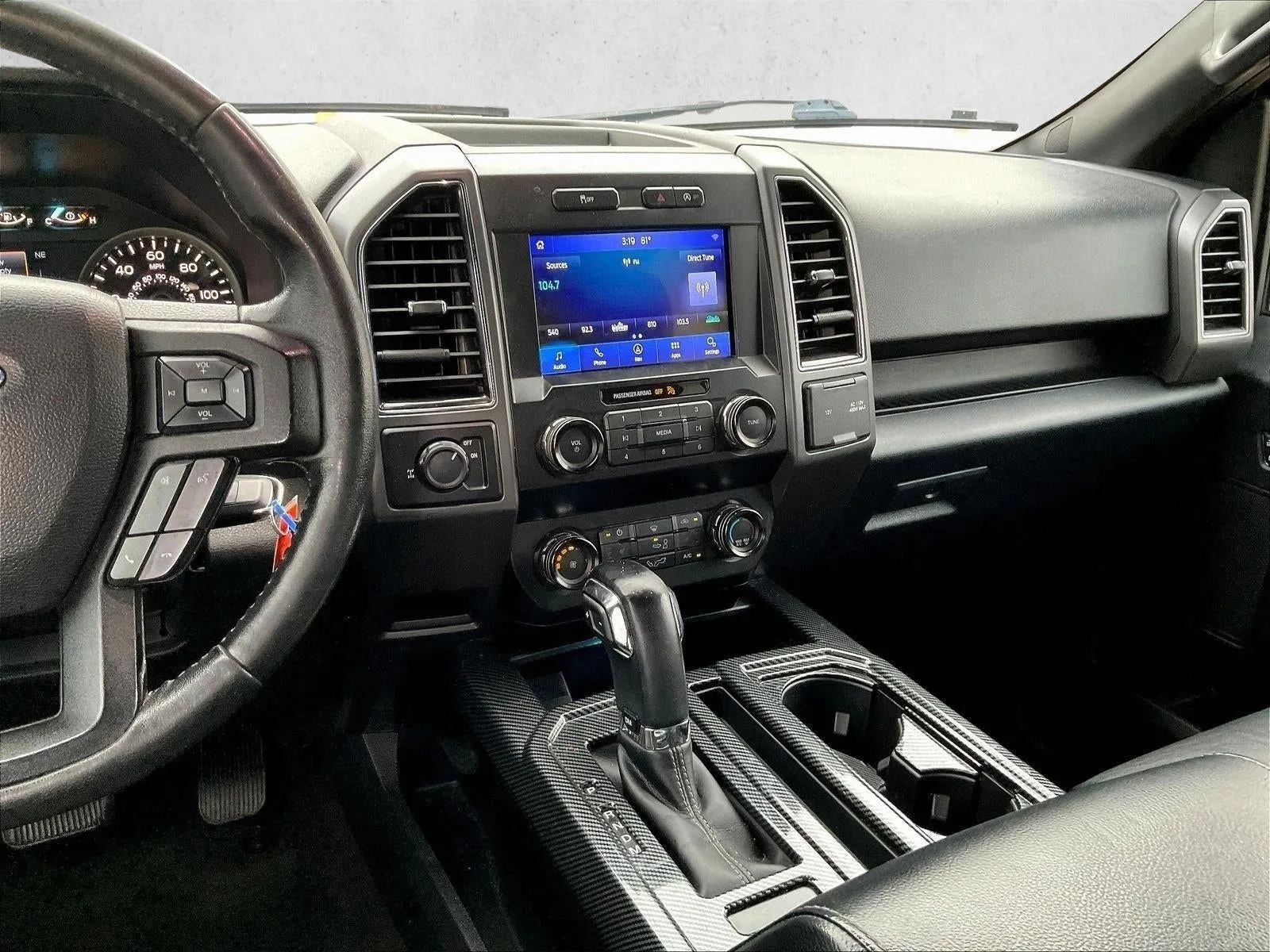 2019 Ford F-150 XLT 2WD SuperCrew 5.5' Box photo 8