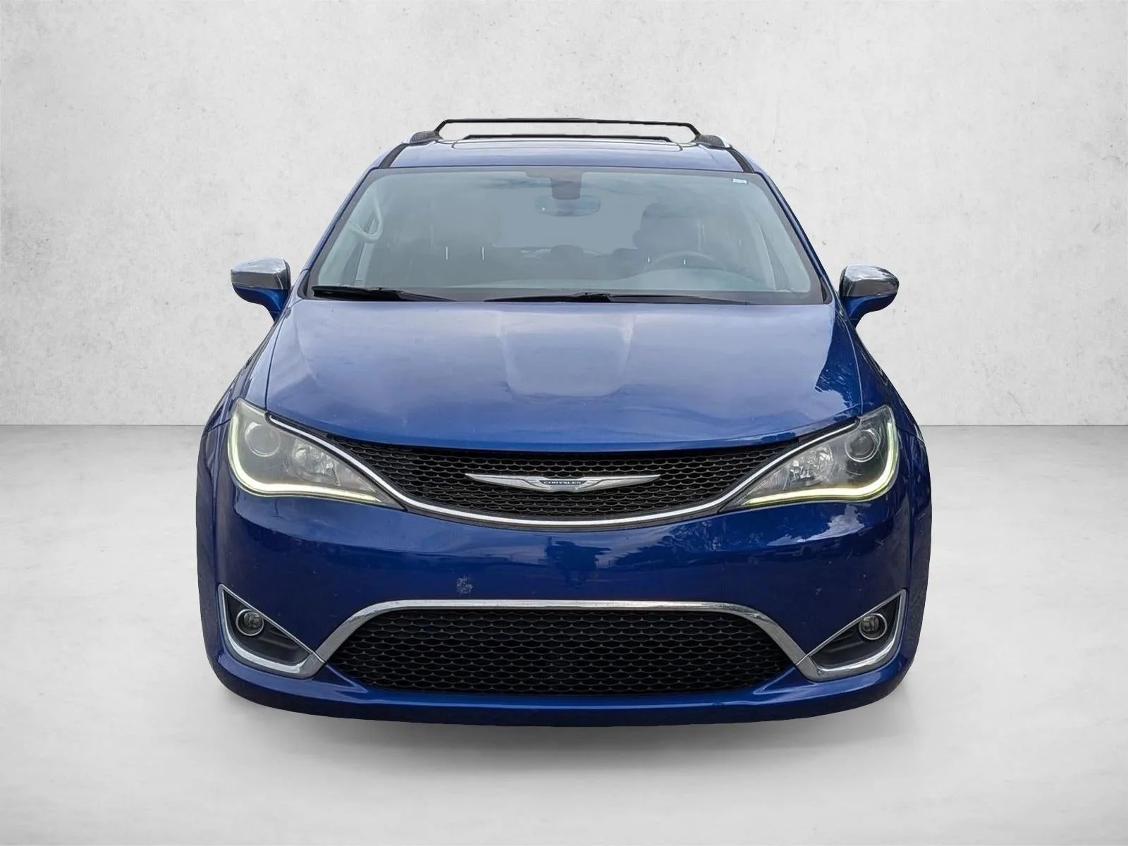 2020 Chrysler Pacifica Limited FWD photo 3