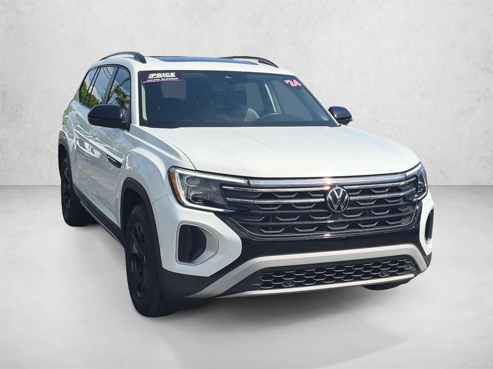2024 Volkswagen Atlas 2.0T Peak Edition SE w/Technology photo 3