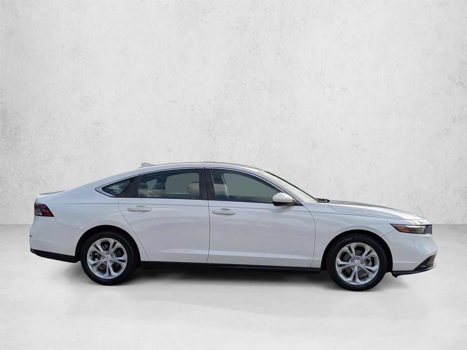 2023 Honda Accord Sedan LX CVT photo 4