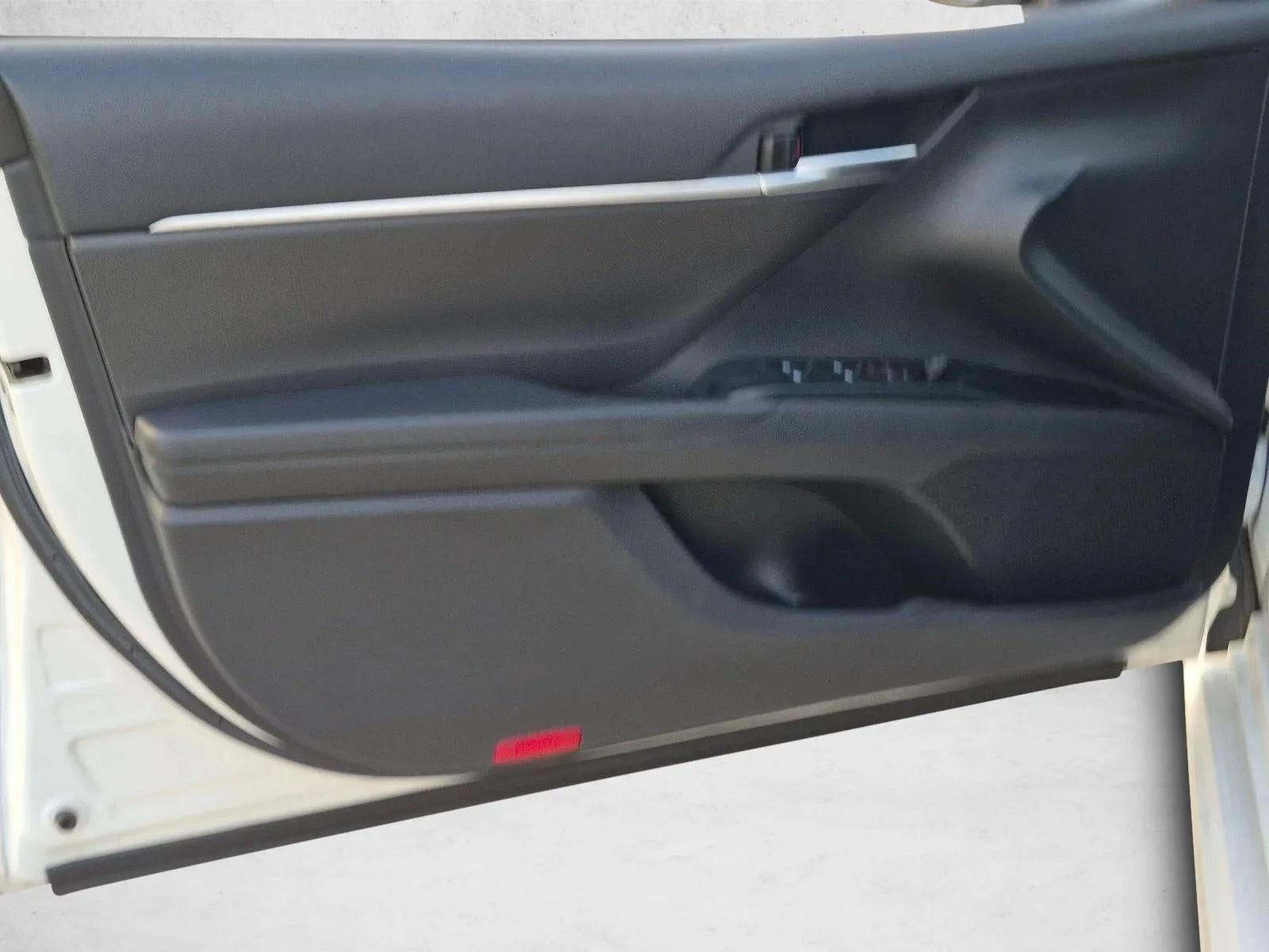 2020 Toyota Camry Hybrid SE CVT (Natl) photo 8