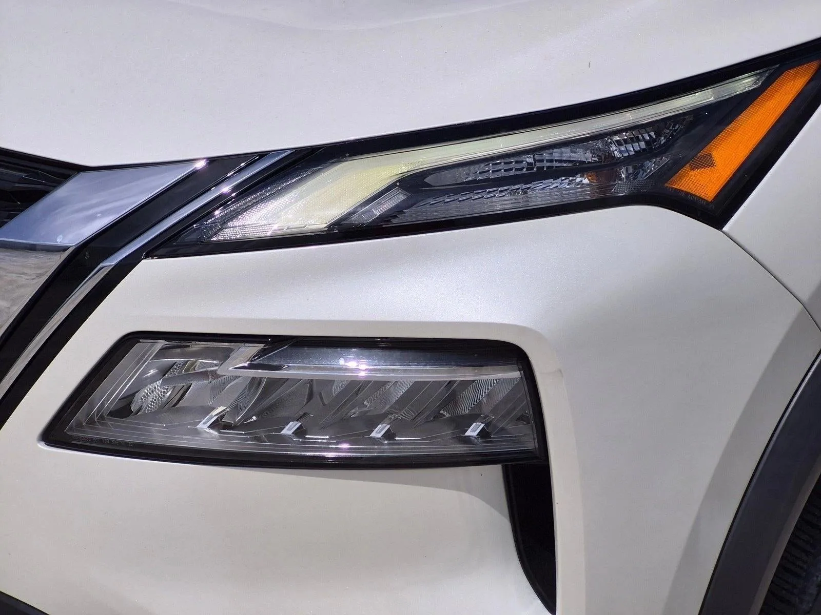 2023 Nissan Rogue FWD SV photo 9