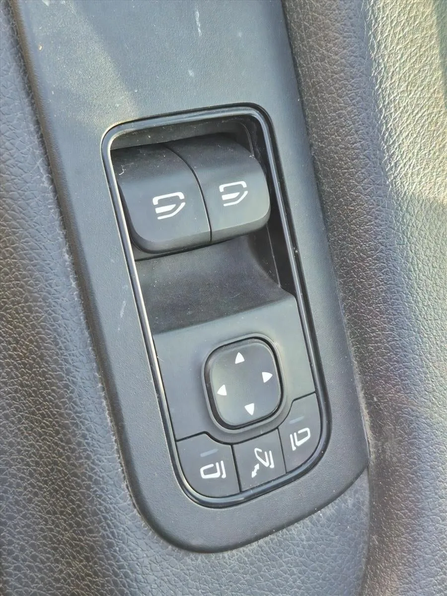 2019 Mercedes-Benz Sprinter Van Base photo 2
