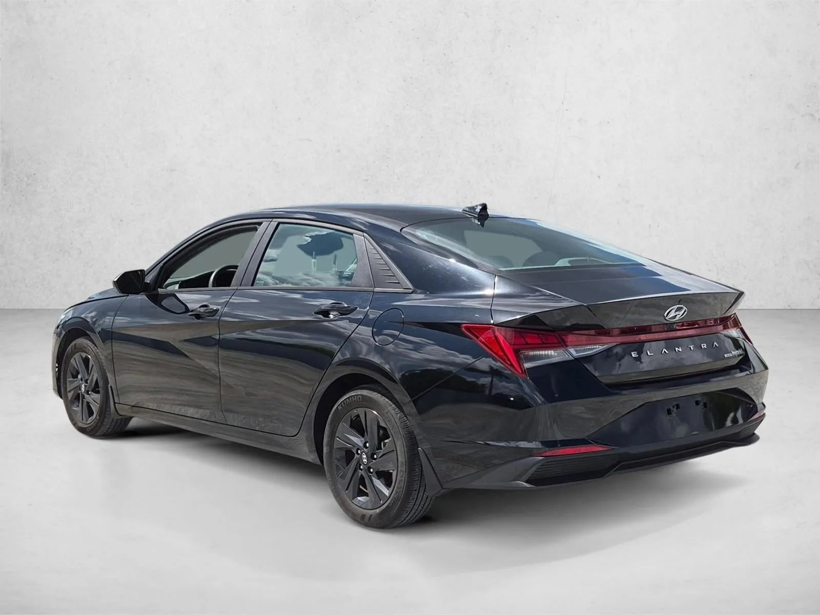 2023 Hyundai ELANTRA Hybrid Blue DCT photo 3