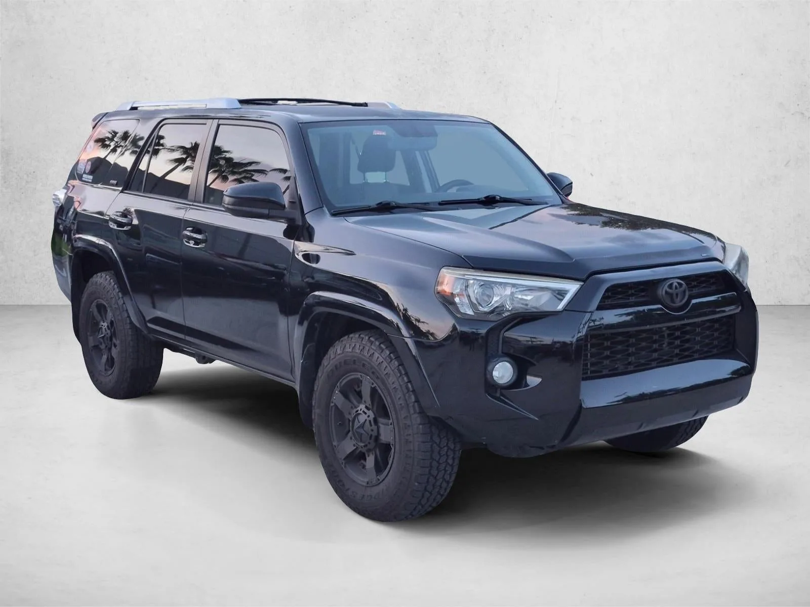 2017 Toyota 4Runner SR5 2WD (Natl) photo 3