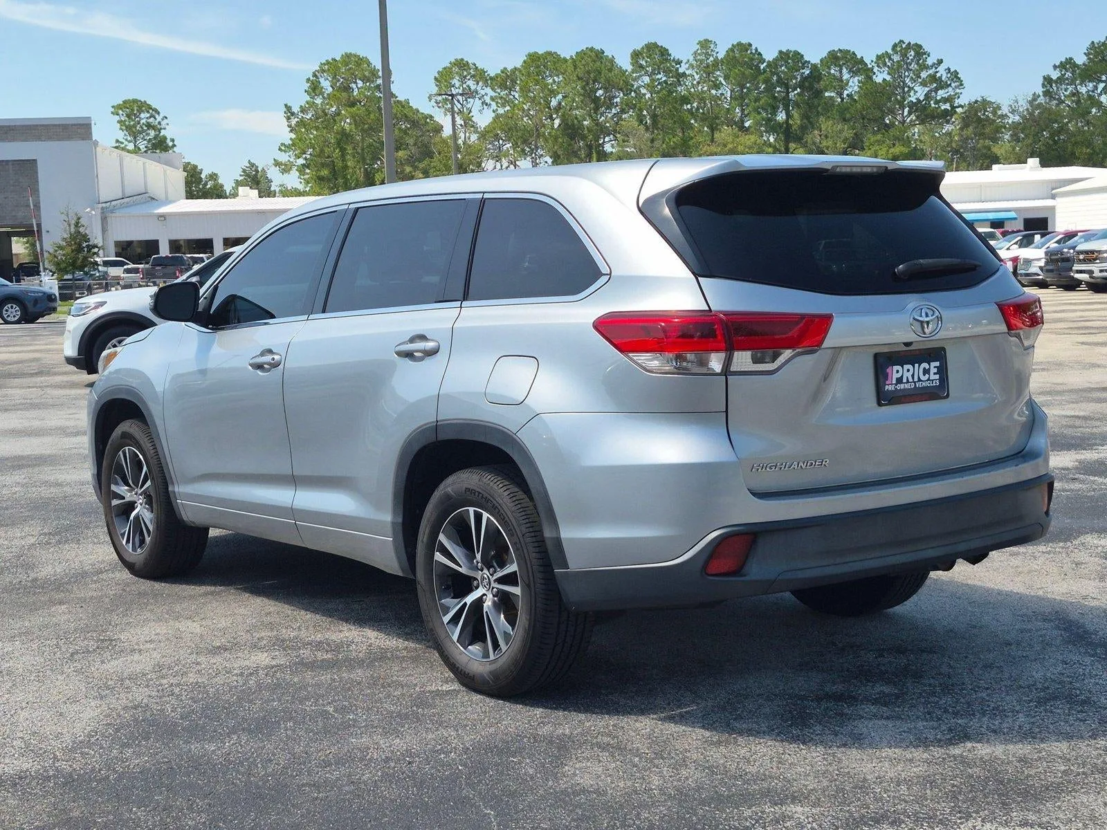 2018 Toyota Highlander LE I4 FWD (Natl) photo 7