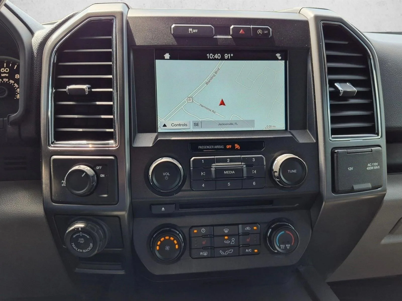 2018 Ford F-150 XLT 2WD SuperCrew 5.5' Box photo 11