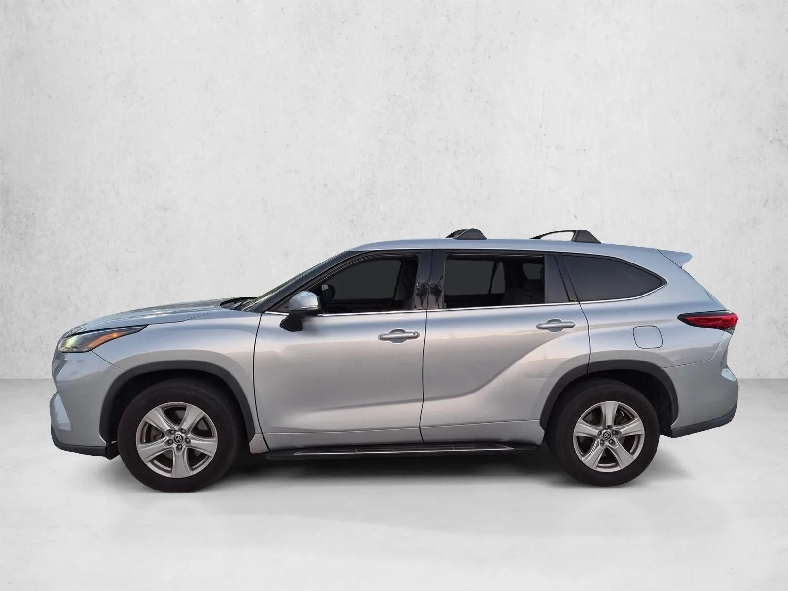 2021 Toyota Highlander LE FWD (GS) photo 8