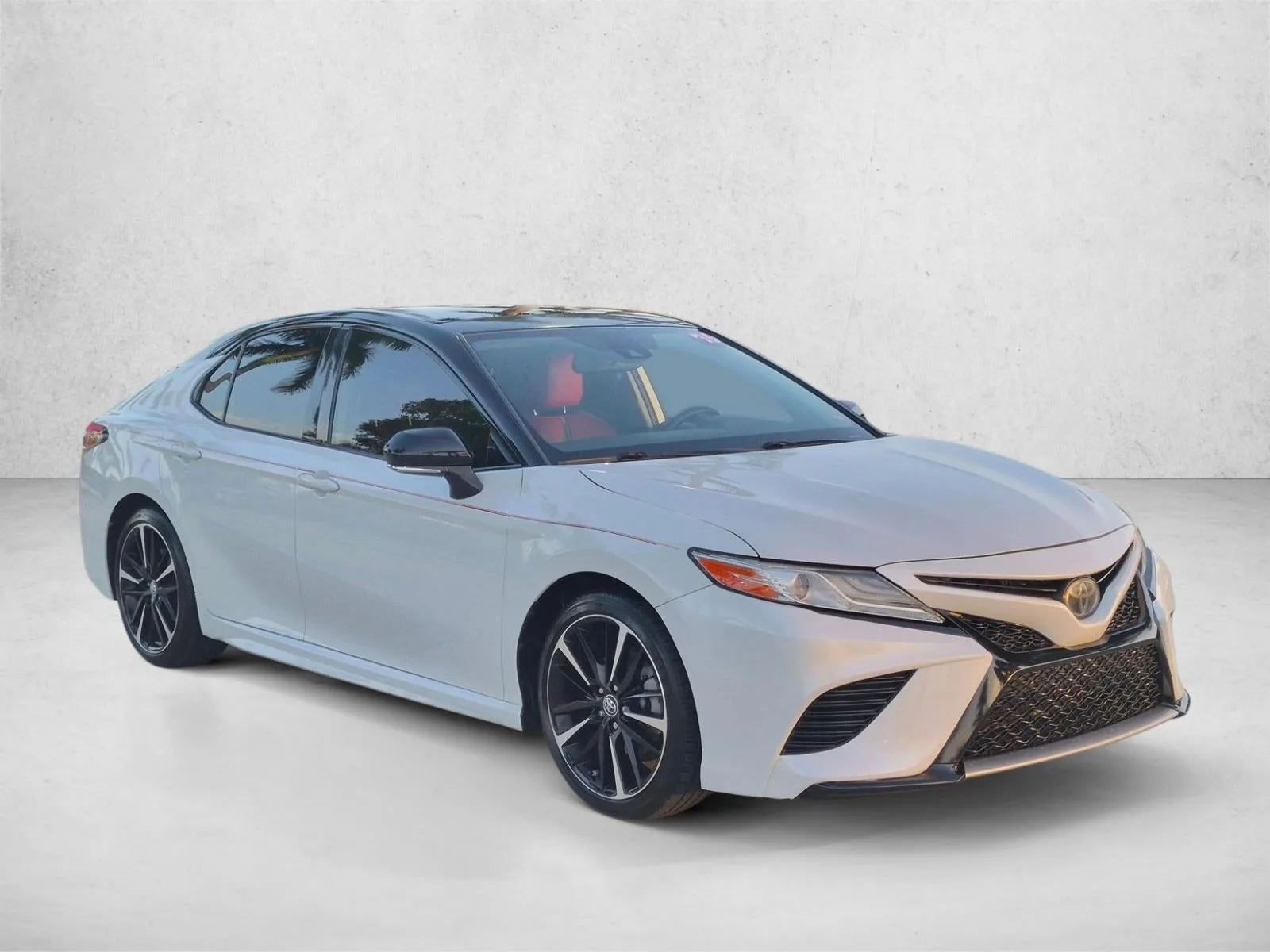 2019 Toyota Camry XSE Auto (Natl) photo 3