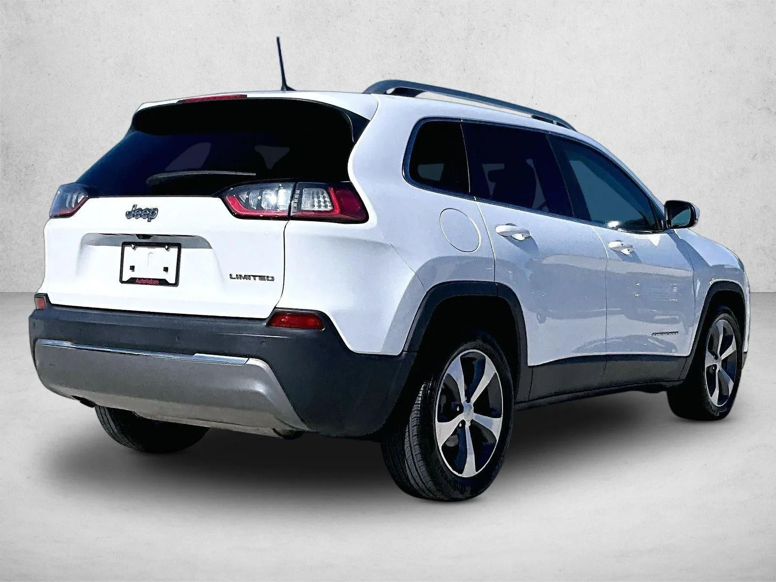 2020 Jeep Cherokee Limited FWD photo 2
