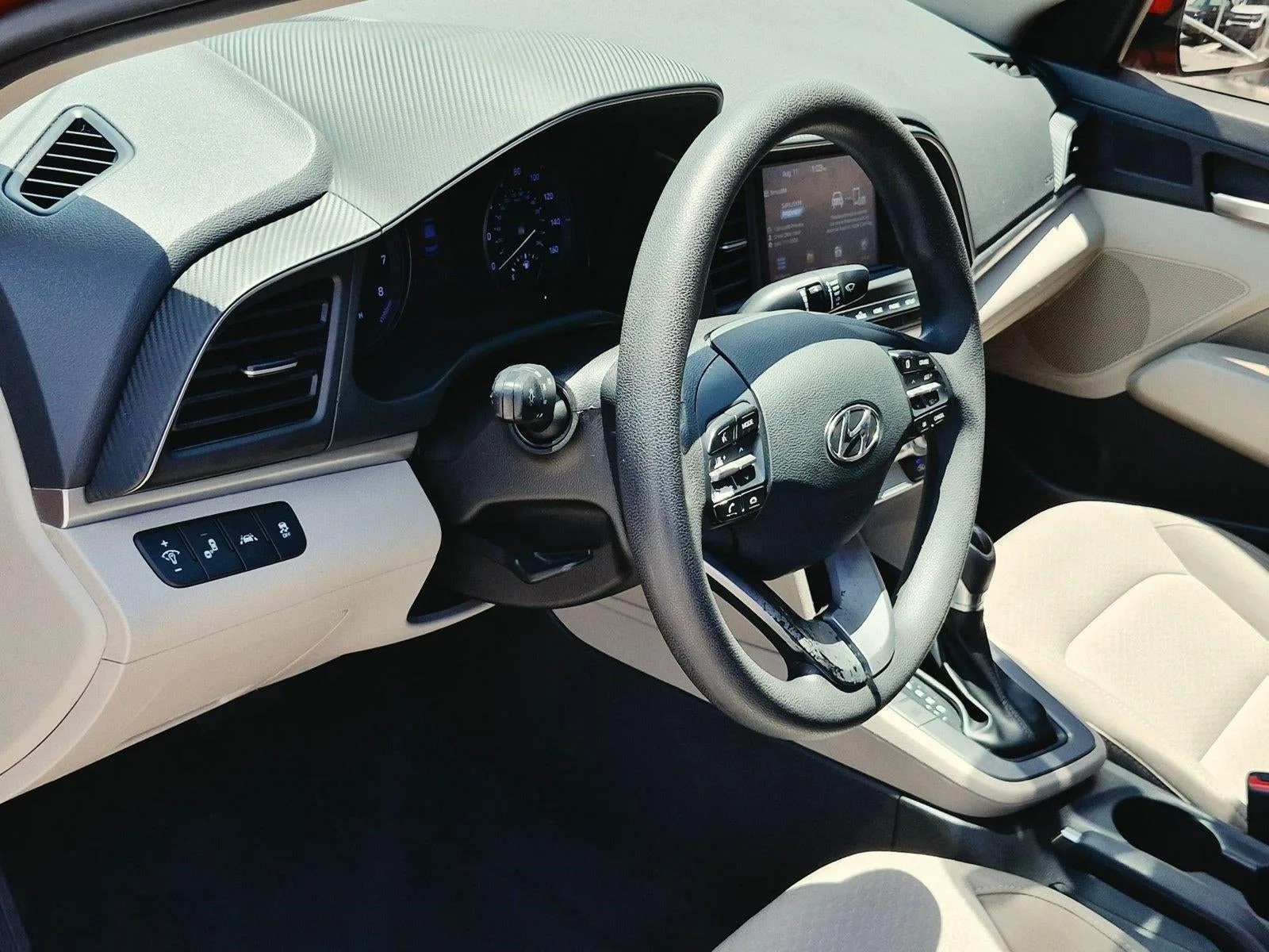 2019 Hyundai ELANTRA SEL Auto photo 9