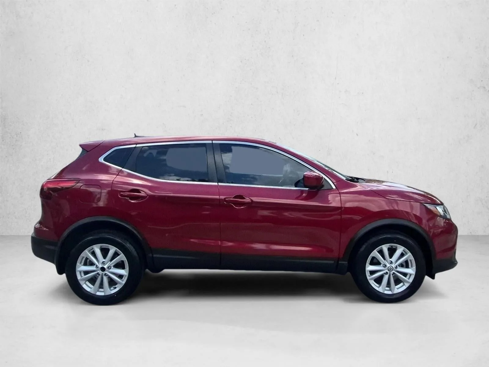 2019 Nissan Rogue Sport FWD S photo 4