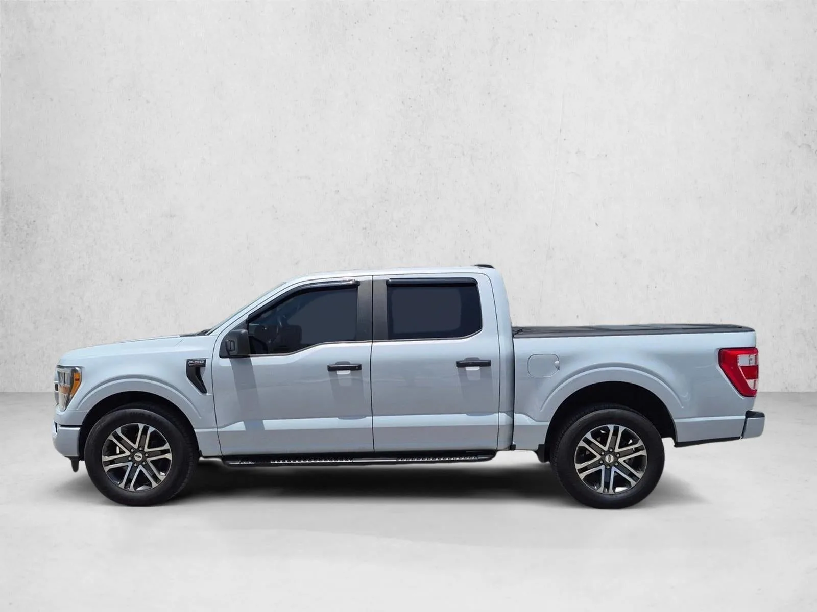 2022 Ford F-150 XL photo 8