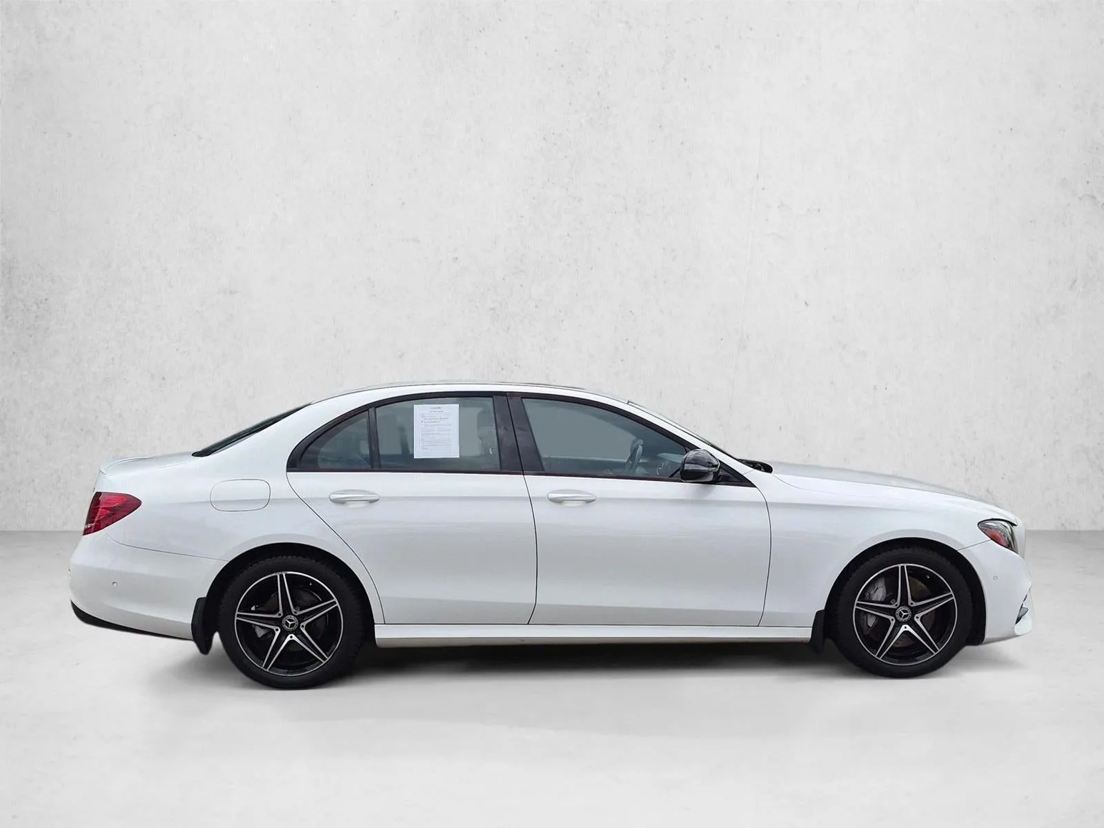 2018 Mercedes-Benz E-Class E 300 4MATIC® Sedan photo 4