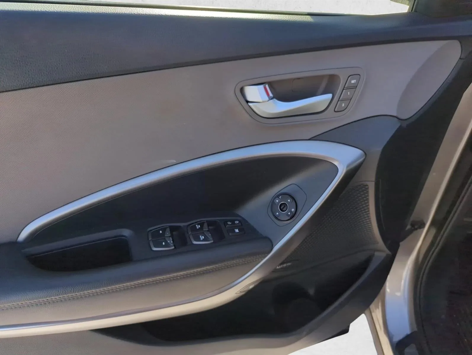 2017 Hyundai Santa Fe Sport 2.4L Auto AWD photo 12