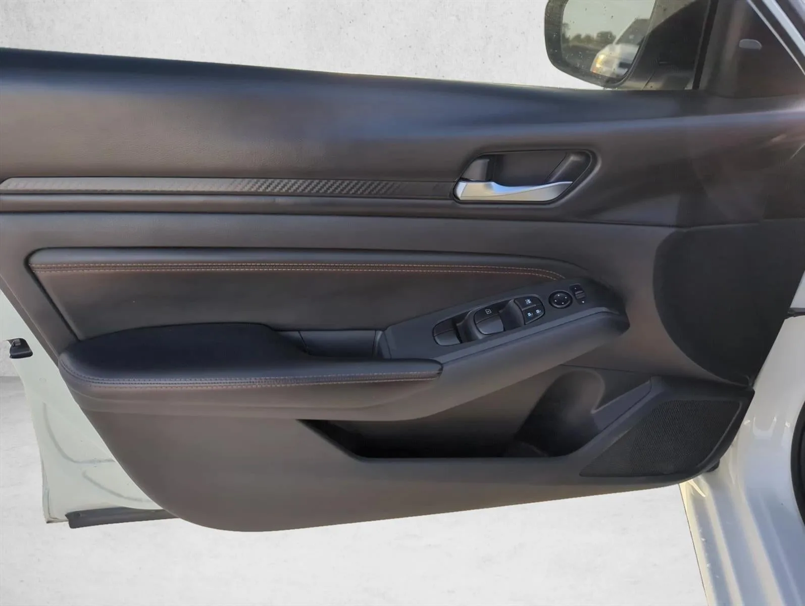 2020 Nissan Altima 2.5 SR Sedan photo 10
