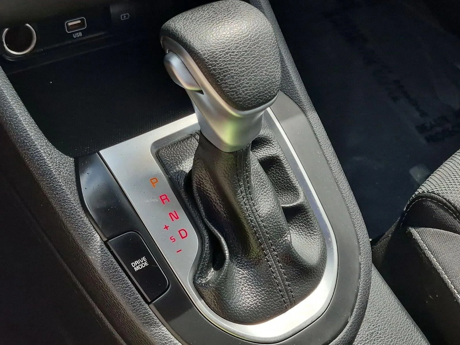 2024 Kia Forte LXS photo 12