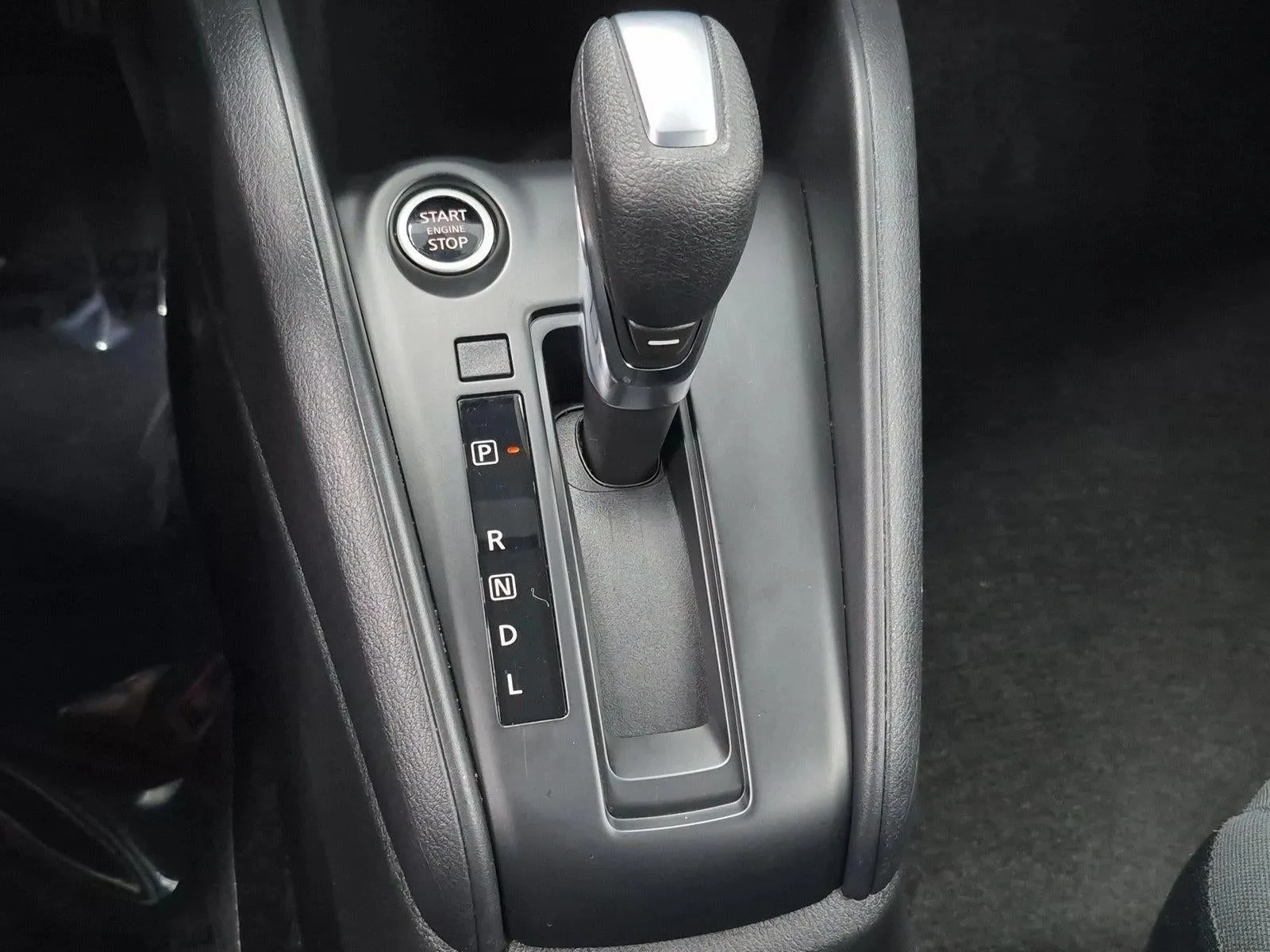 2023 Nissan Kicks S Xtronic CVT photo 12