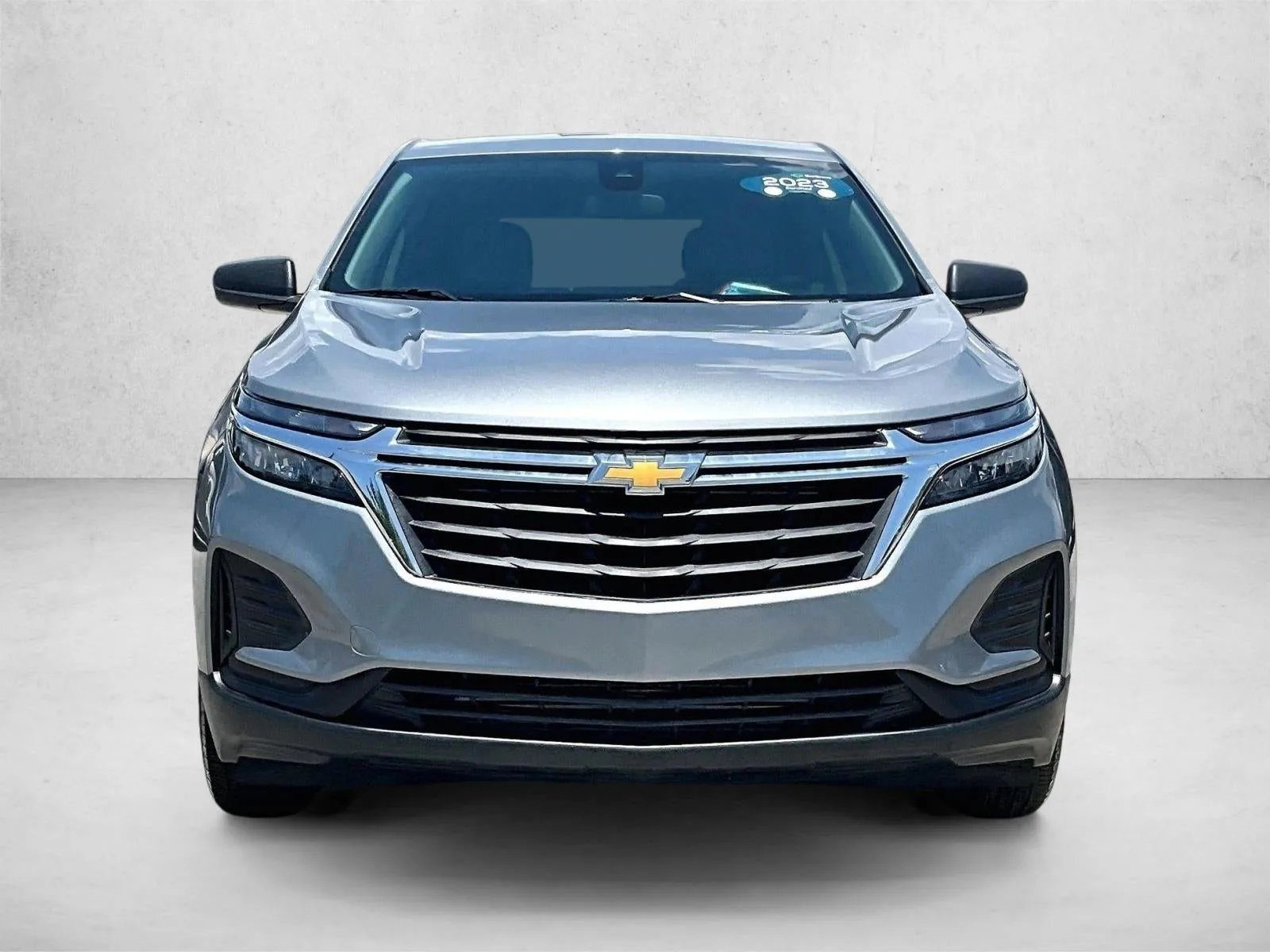 2023 Chevrolet Equinox LS photo 3