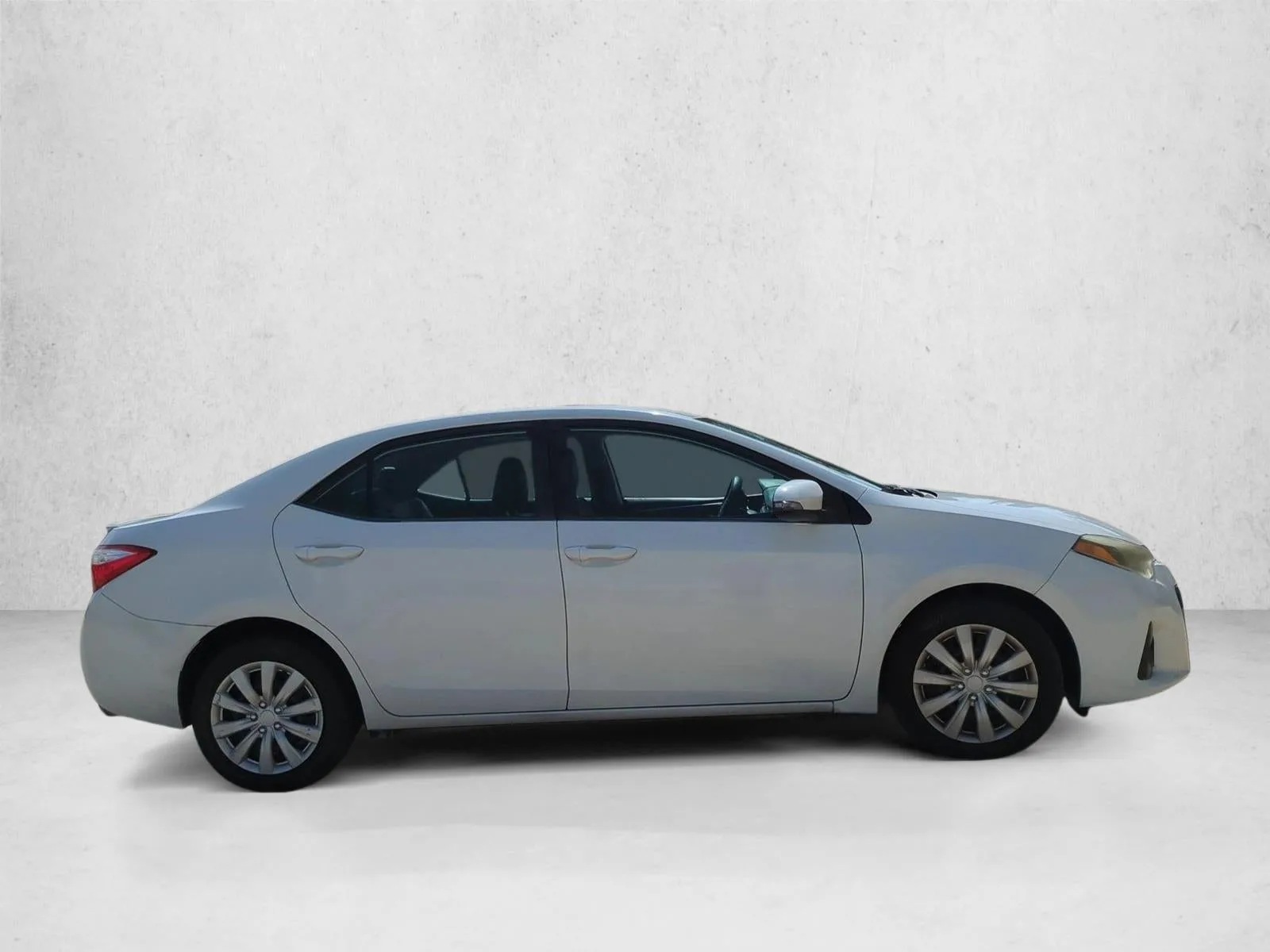 2015 Toyota Corolla 4dr Sdn CVT Auto S (SE) photo 4