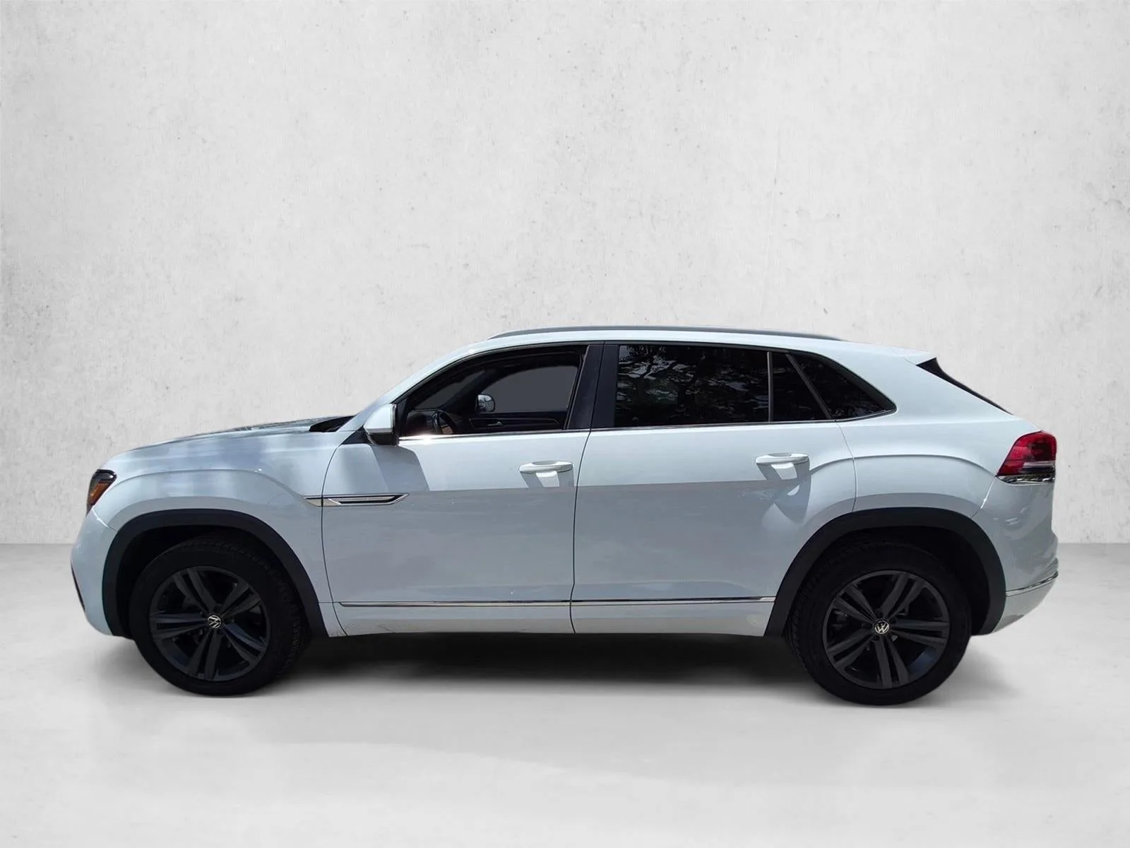 2020 Volkswagen Atlas Cross Sport 3.6L V6 SE w/Technology photo 3