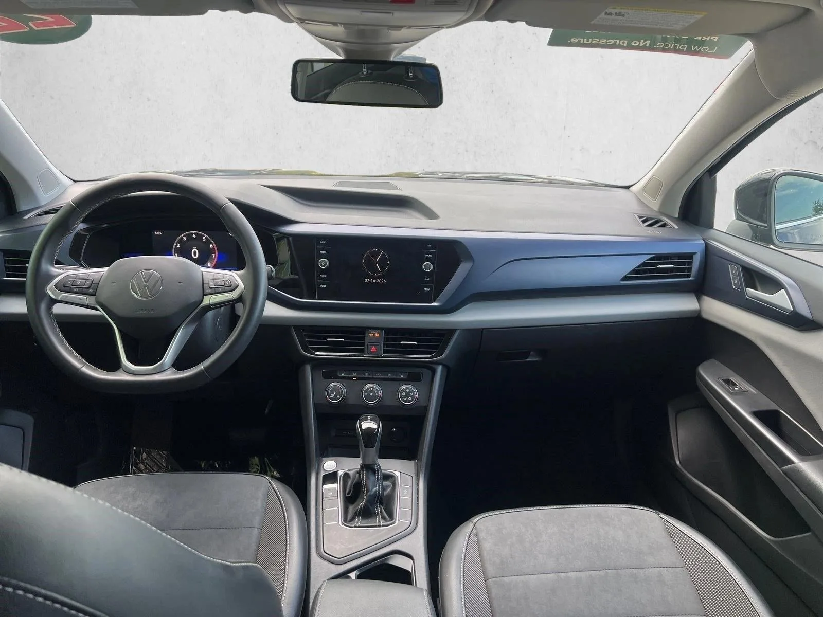 2022 Volkswagen Taos SE FWD photo 9