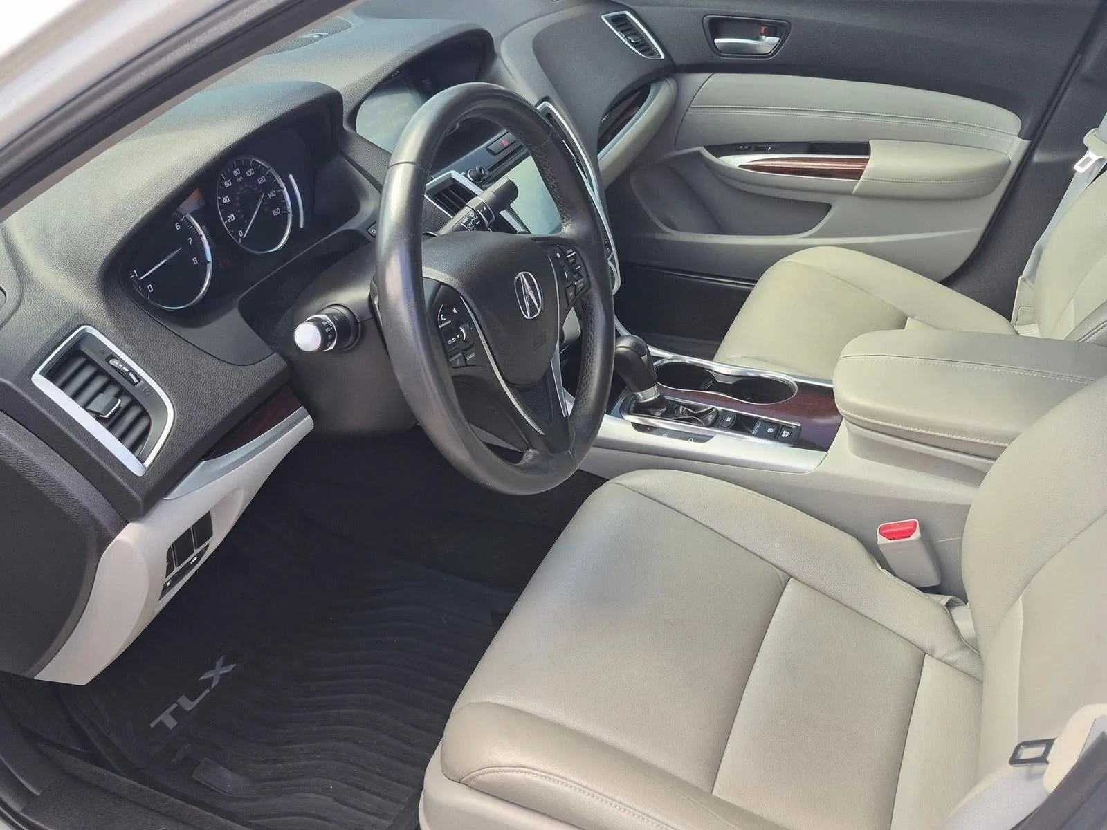 2015 Acura TLX Base photo 4