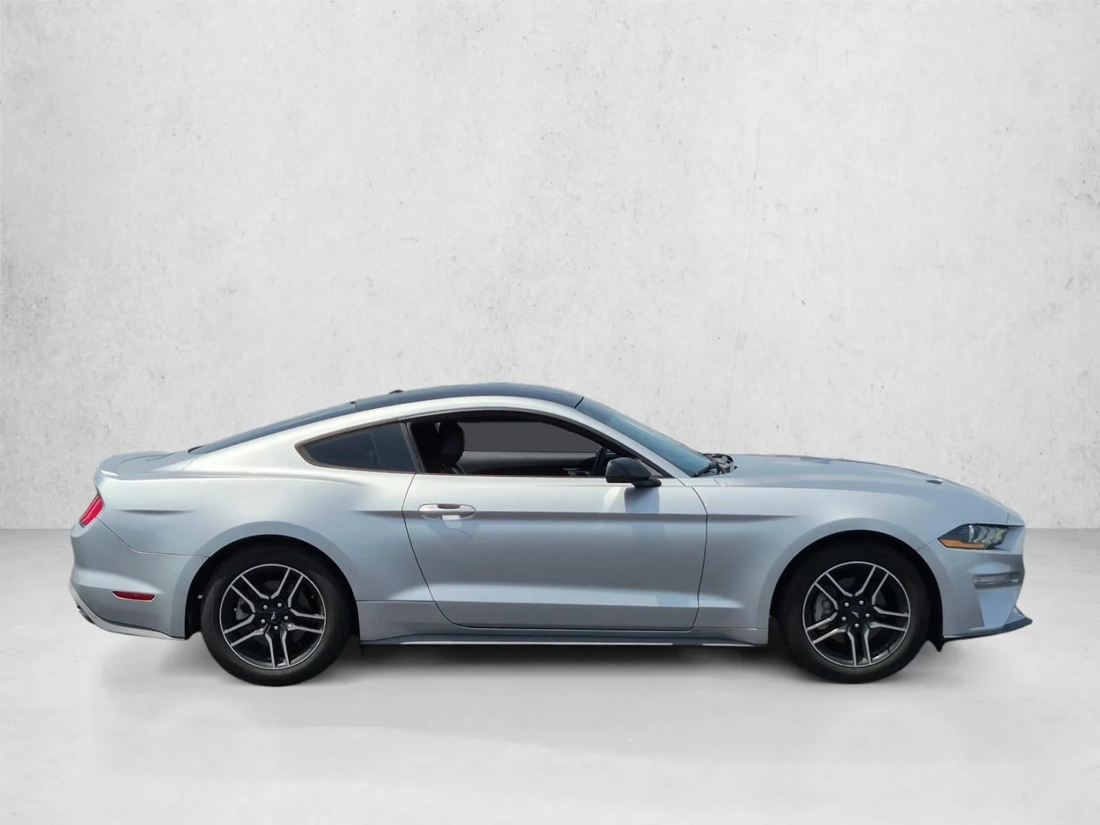 2019 Ford Mustang EcoBoost photo 4