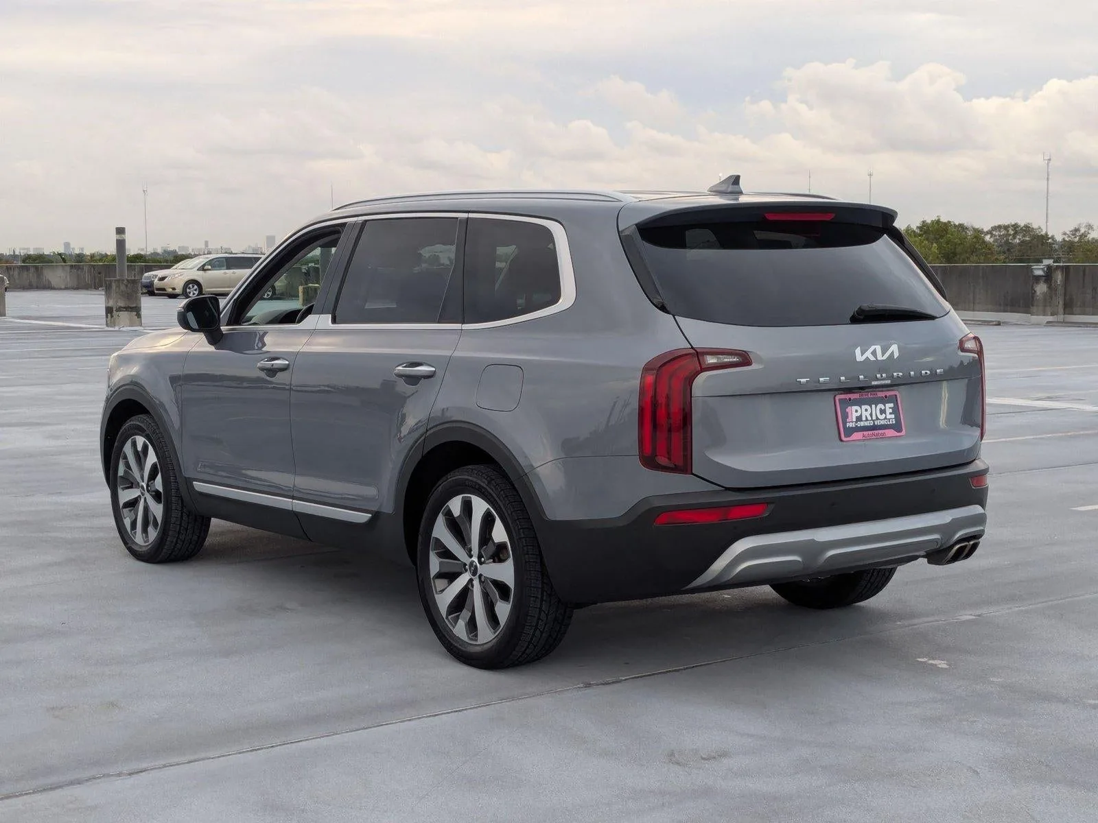 2022 Kia Telluride Base photo 8