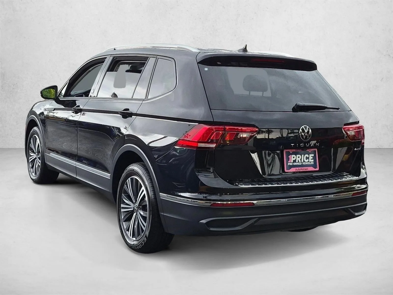 2024 Volkswagen Tiguan 2.0T Wolfsburg Edition 4MOTION photo 7
