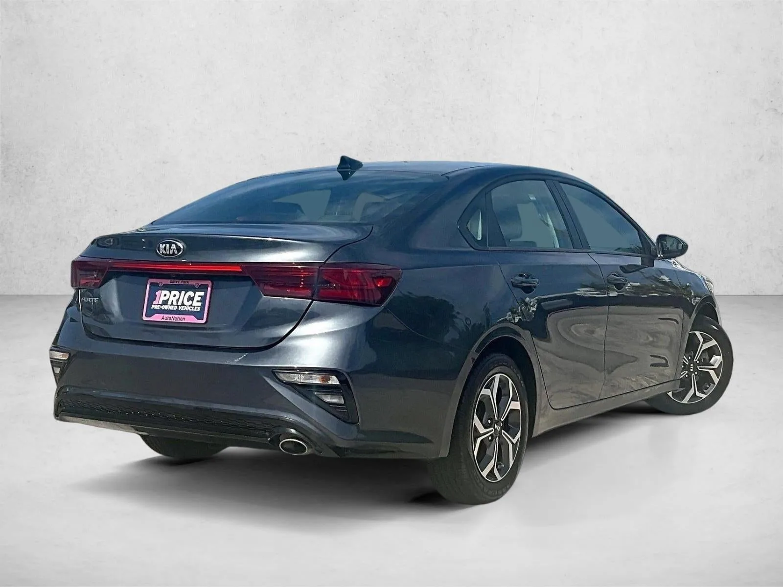 2019 Kia Forte LXS photo 2