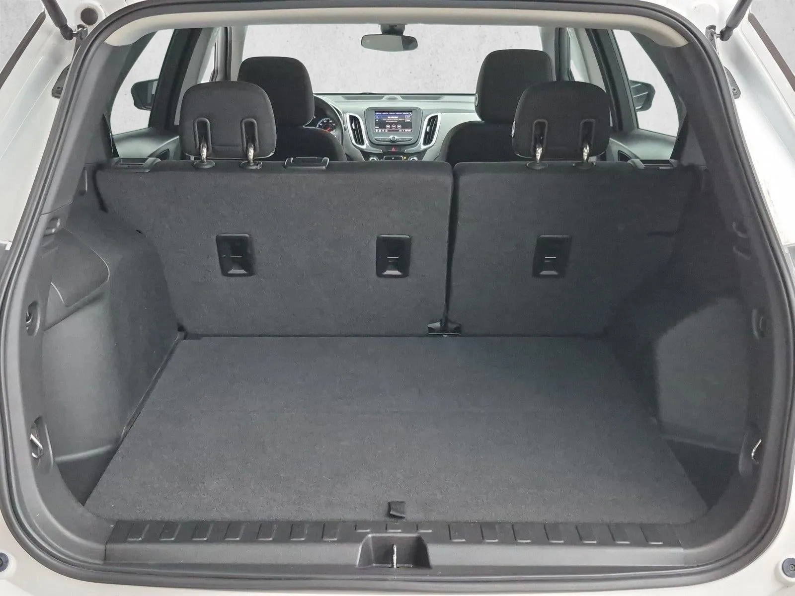 2020 Chevrolet Equinox LS photo 6