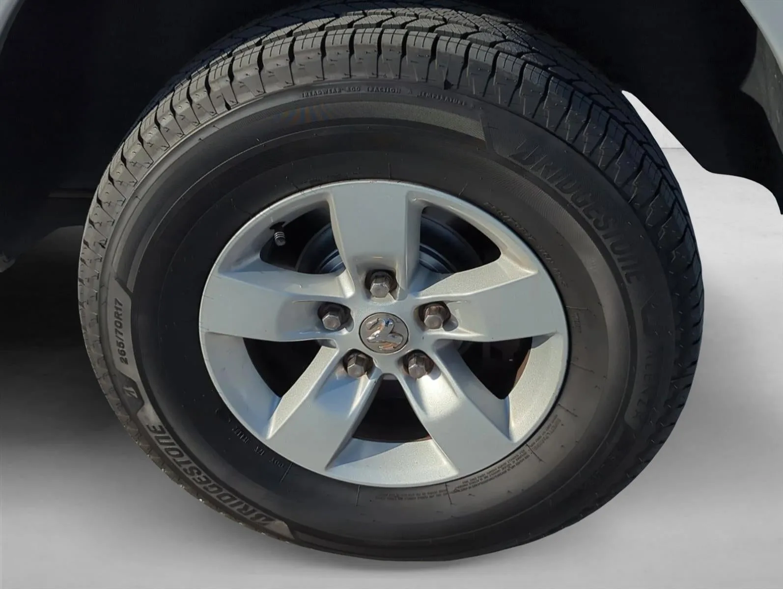 2016 RAM 1500 2WD Quad Cab 6.4 Ft Box SLT photo 6