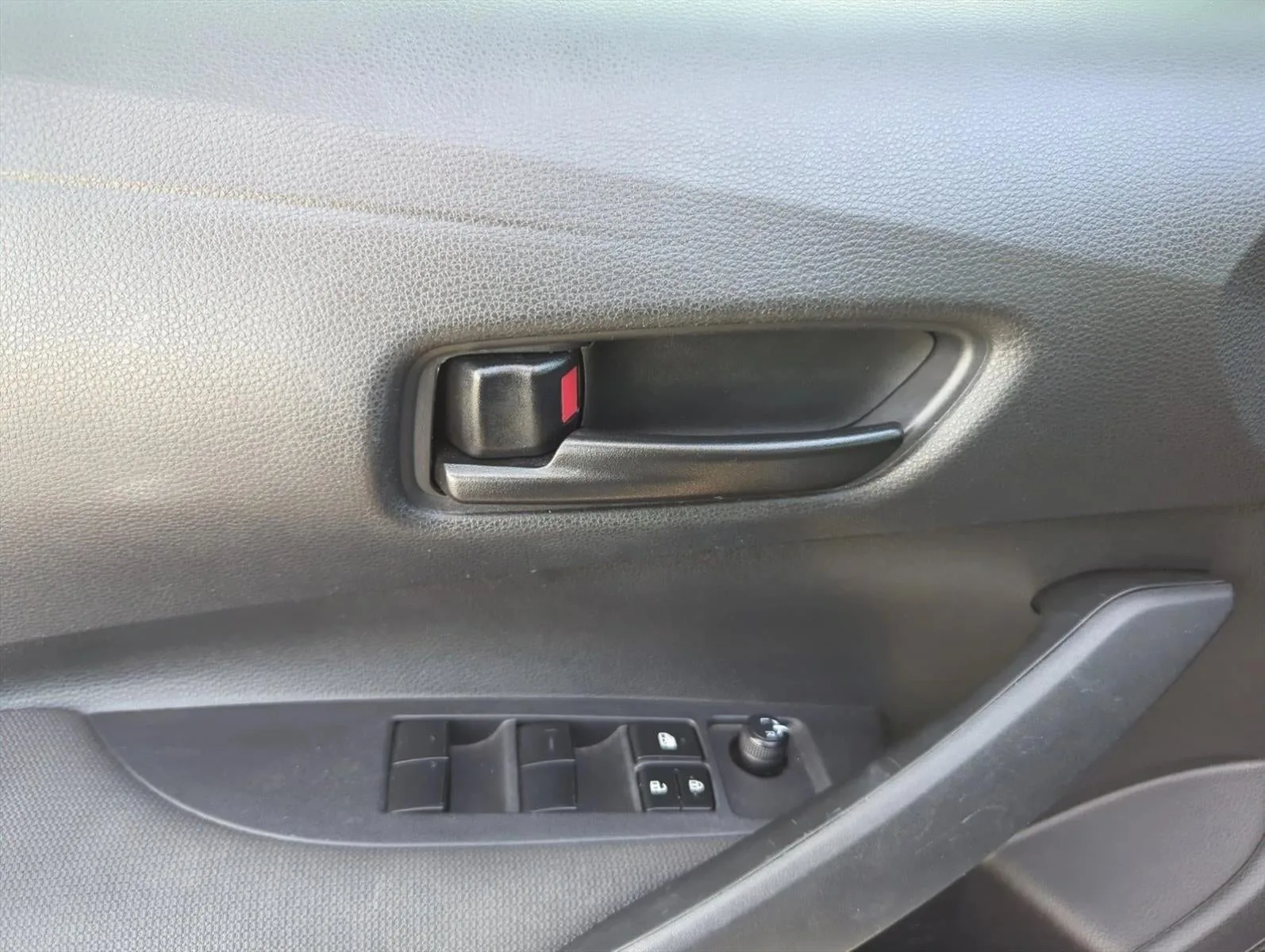 2023 Toyota Corolla LE CVT (Natl) photo 9