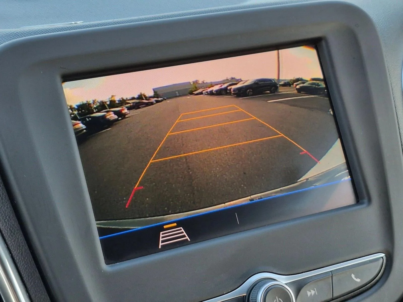 2020 Chevrolet Equinox FWD LT photo 11