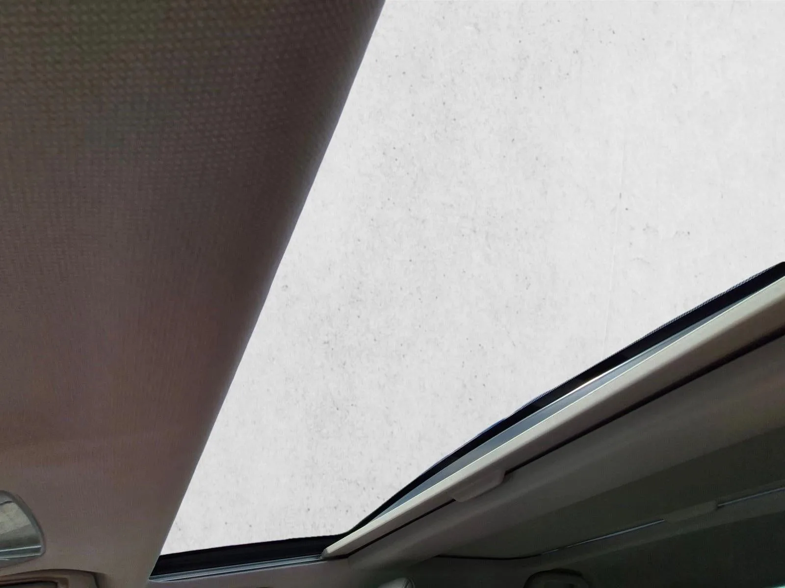 2023 Toyota Prius XLE photo 9