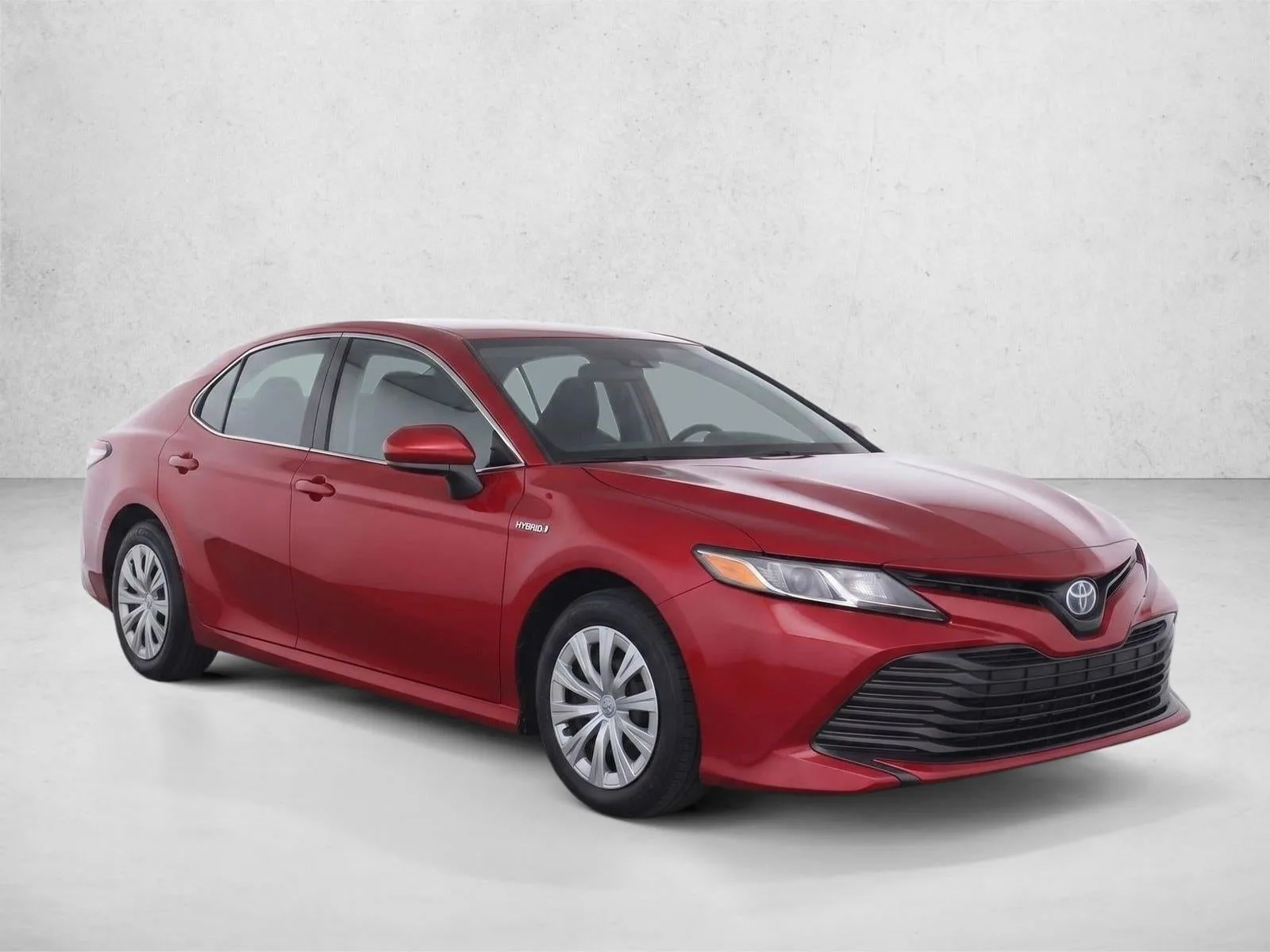 2019 Toyota Camry Hybrid LE CVT (Natl) photo 3