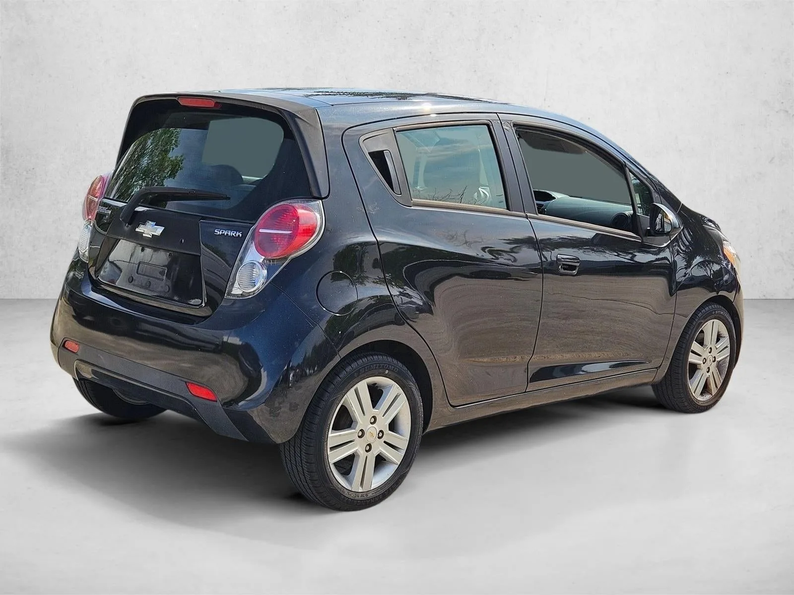 2015 Chevrolet Spark Hatch 1LT (Automatic) photo 3