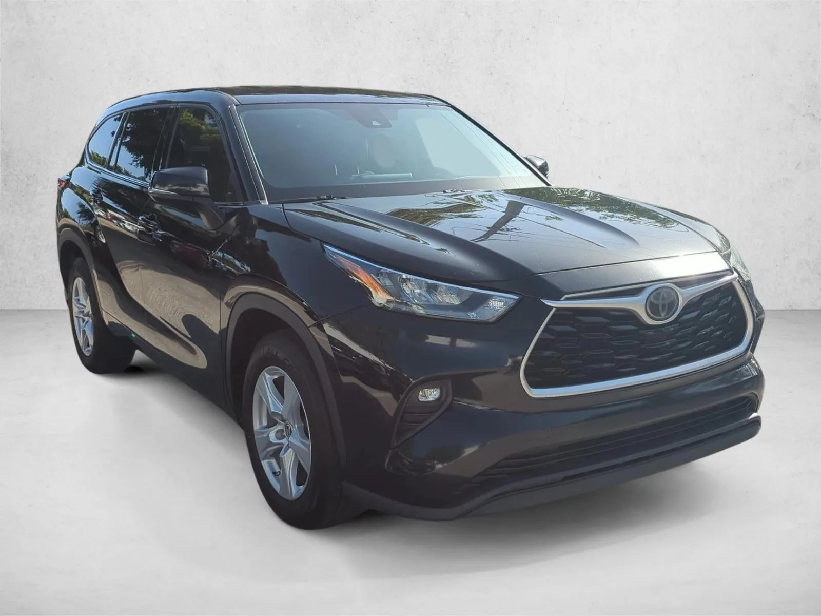 2020 Toyota Highlander LE FWD (GS) photo 3