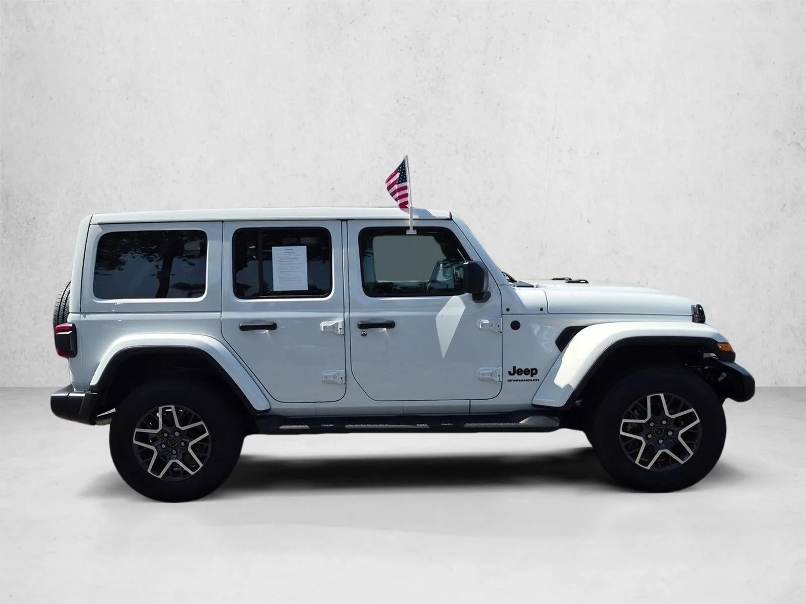 2026 Jeep Wrangler 4-Door Sahara 4x4 photo 4
