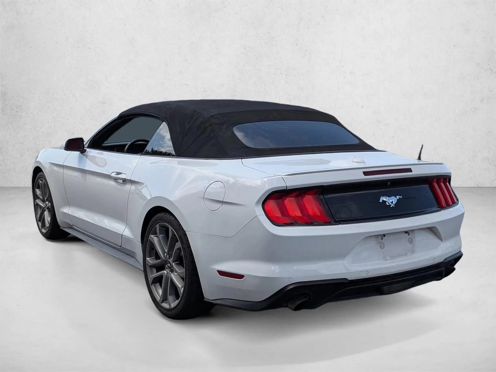 2018 Ford Mustang EcoBoost Premium Convertible photo 8