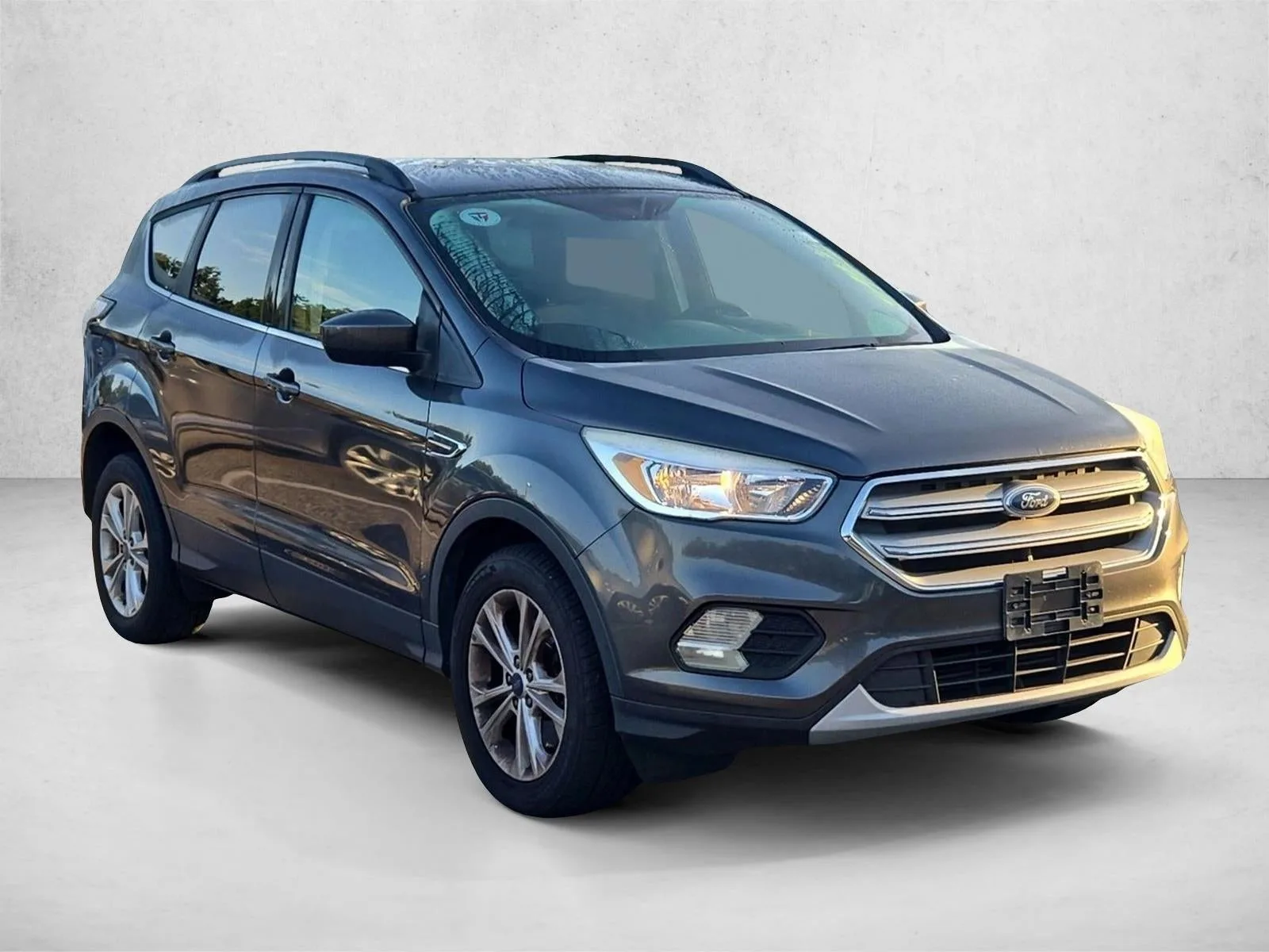 2018 Ford Escape SE FWD photo 3