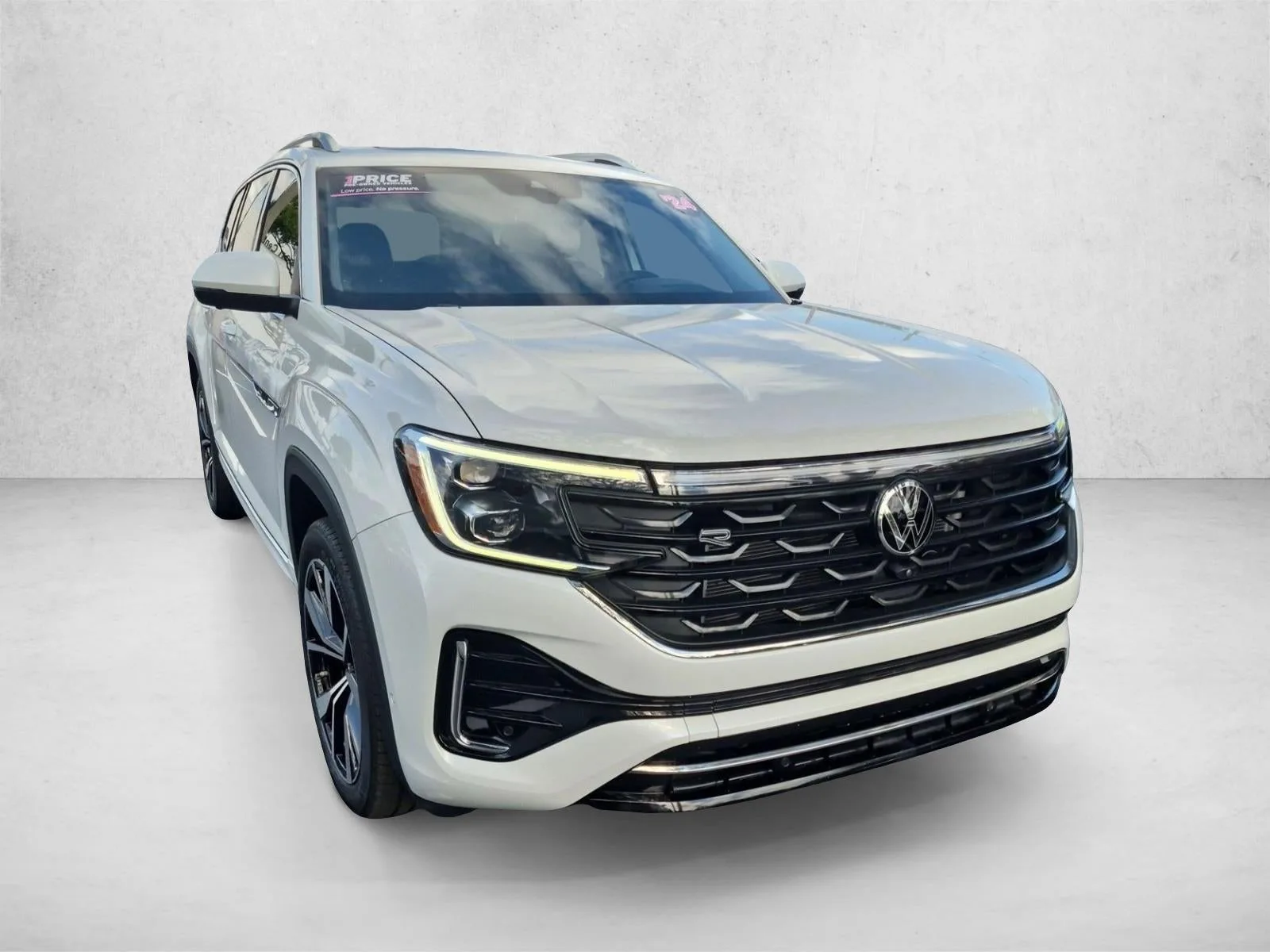 2024 Volkswagen Atlas 2.0T SEL Premium R-Line photo 3