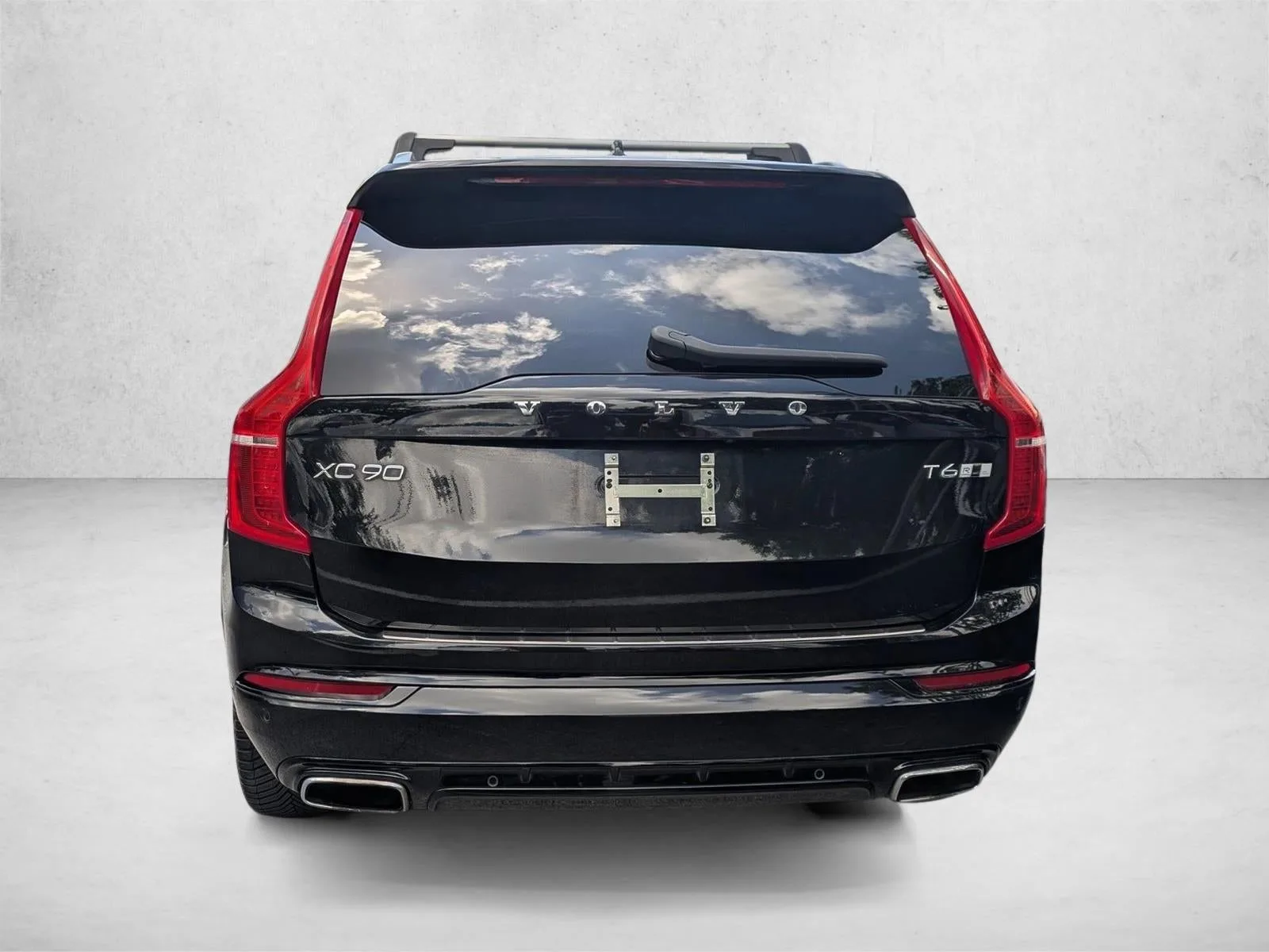 2019 Volvo XC90 T6 AWD R-Design photo 4