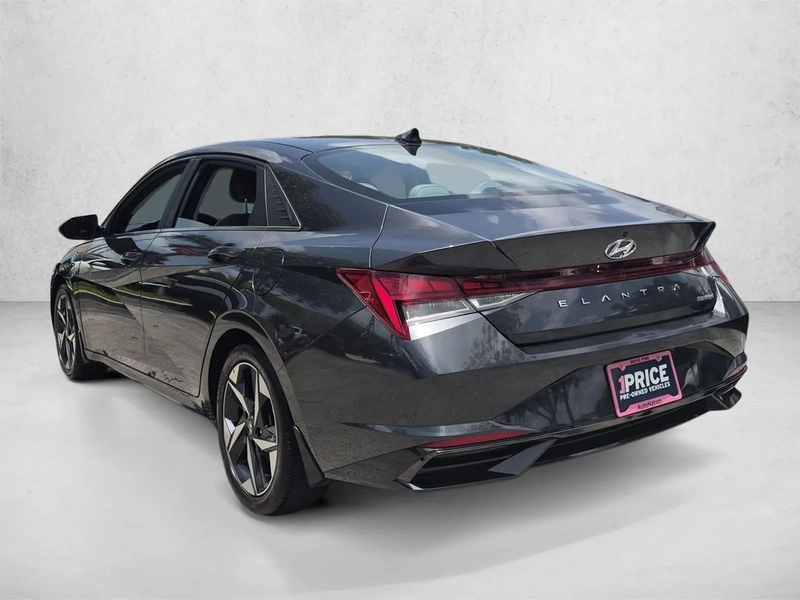 2023 Hyundai ELANTRA Limited IVT photo 8