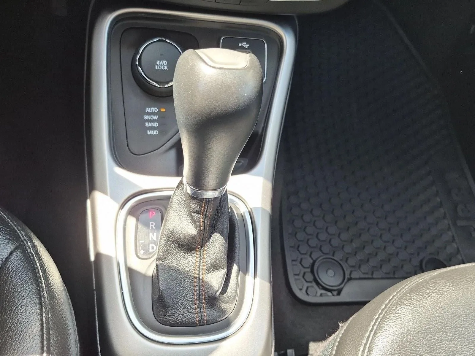 2018 Jeep Compass Latitude 4x4 photo 12