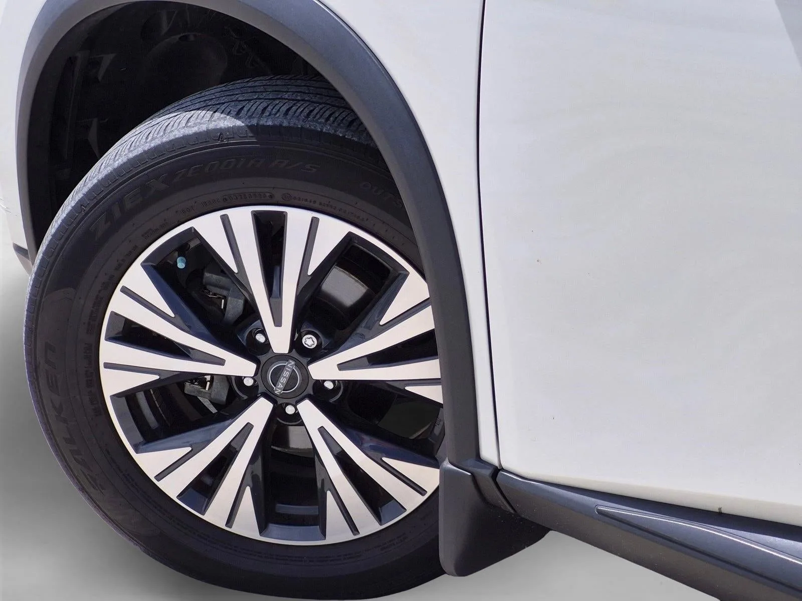 2023 Nissan Rogue FWD SV photo 10